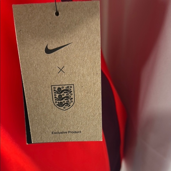 Nike England Women's Red Women’s Jersey Size Small - Picture 6 of 11